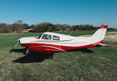 N8820E — Piper PA-28-140, photo 4